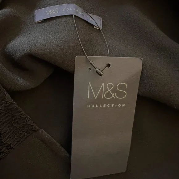 M&S Womens Black Long Split Sheer Sleeve Lace Shoulder Shift Dress UK 20 - Picture 4 of 4